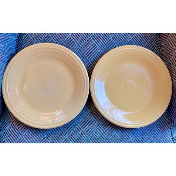 Vintage Fiesta By Homer Laughlin Yellow 10 1/2" Dinner Plate Set Of 2 - Picture 8 of 8